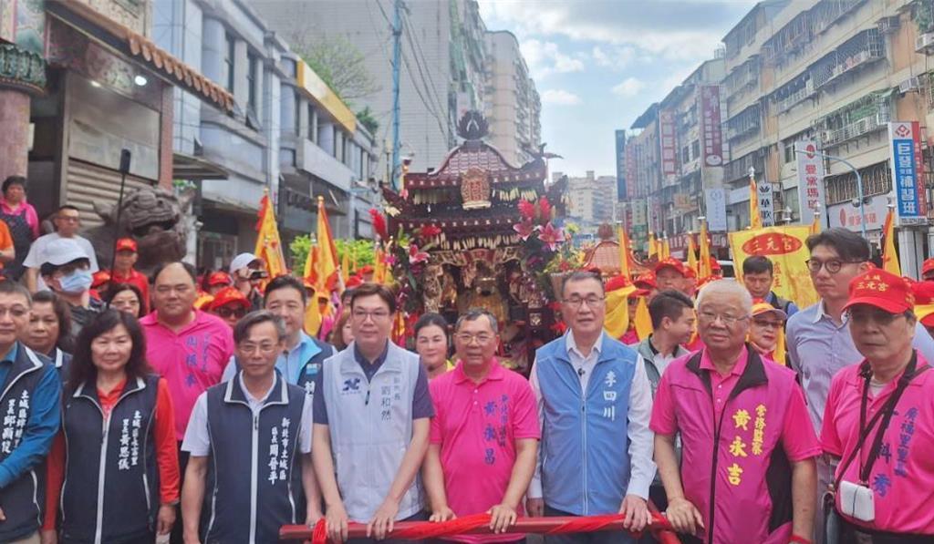 李四川接连同台合体刘和然同扶妈祖大轿祈福市政昌隆国民党新北市长参选人李四川2