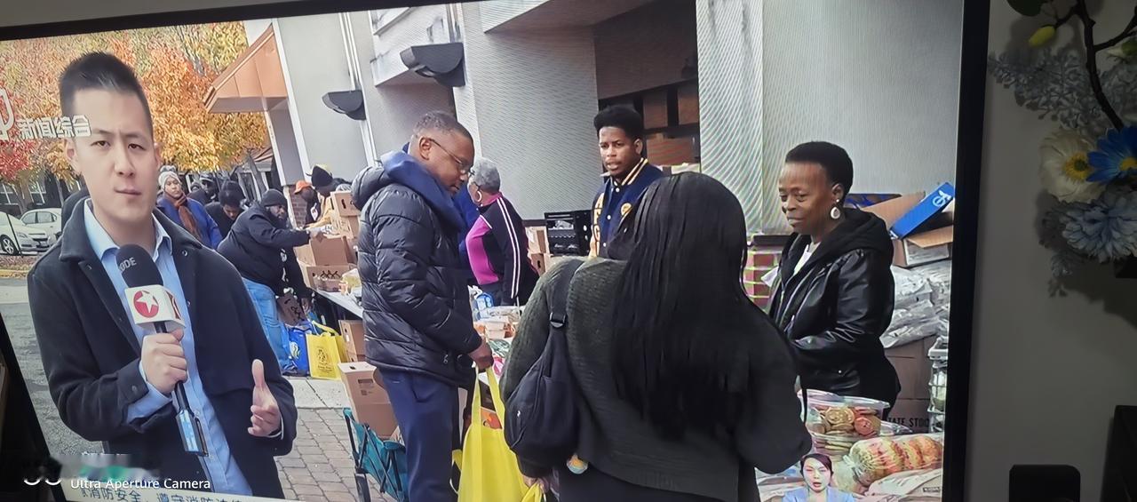 看看美国公务员[捂脸哭][捂脸哭][捂脸哭]面黄肌瘦的，也没有局里局气[捂脸哭]美国