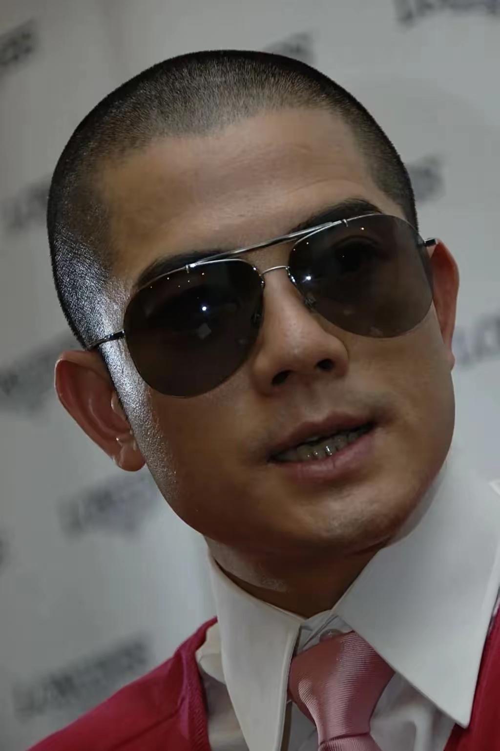 郭富城这个发量也是无敌了