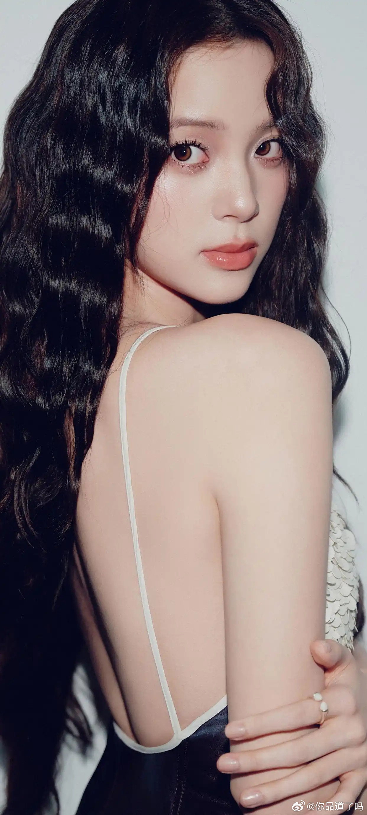 欧阳娣娣的发展路线和欧阳娜娜颇为相似，家里一直要求她专心搞事业、为家庭分担，还禁