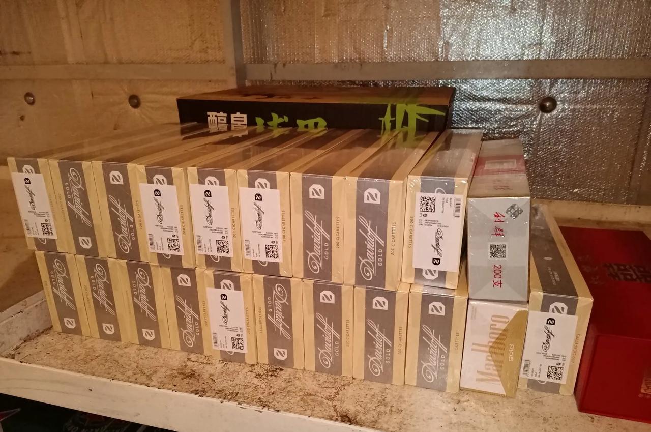 船放大洋之后的第一件事就是烟酒库房开放！我们船已经开始放大洋了，吃过晚饭大家