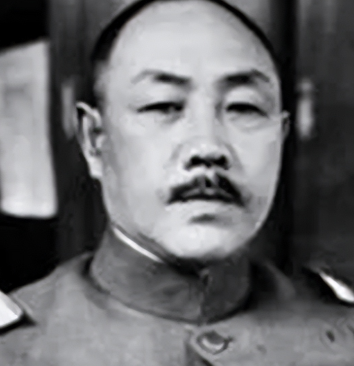 1945年，日军乙级战犯阿南惟几拒绝投降，在家中剖腹自尽，令人意外的是，自己动手