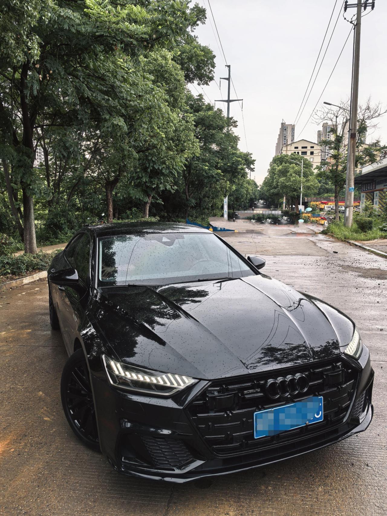 奥迪a7l老车主聊聊优缺点