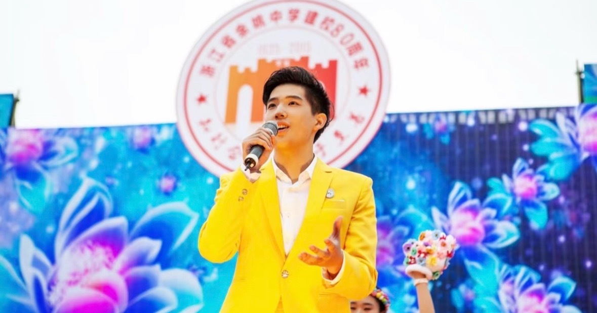 王安宇高中毕业照way透明的一生普通人真的做不了明星受不住被扒个底朝天[泪奔