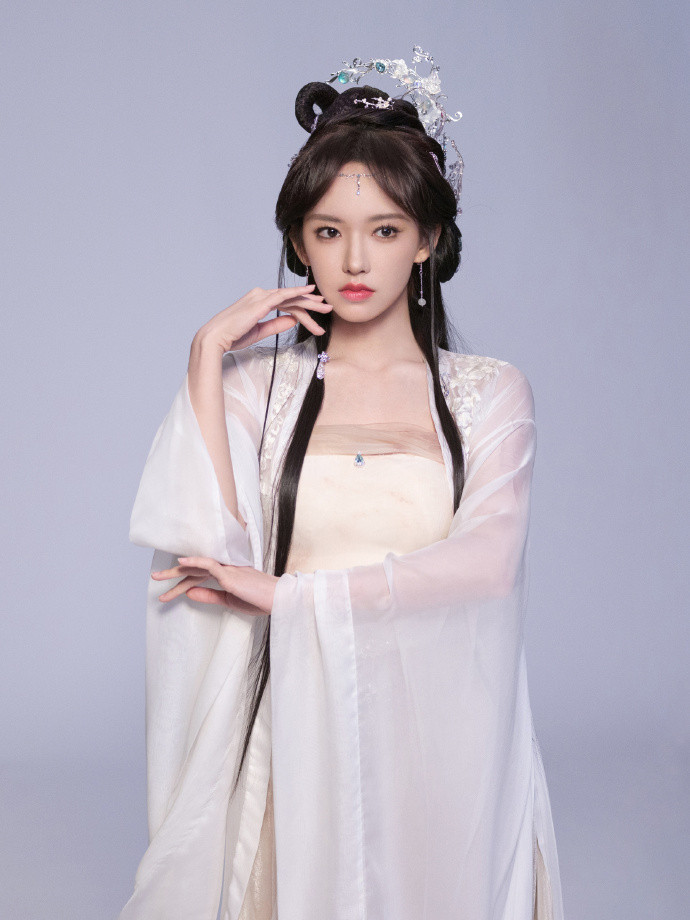 程潇长得很漂亮，但是总是面露凶相怎么回事？