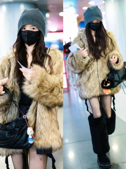 杨超越这波黑丝造型直接杀疯了封神级别的存在黑丝的精致纹路勾勒出她...