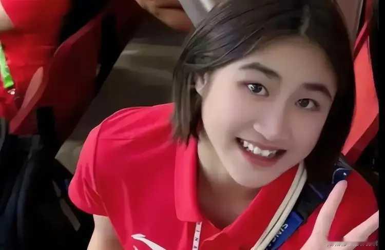 全红婵退出单人赛，网友认为广东队单人跳实力大打折扣。虽说广东队有新星谢佩玲，实