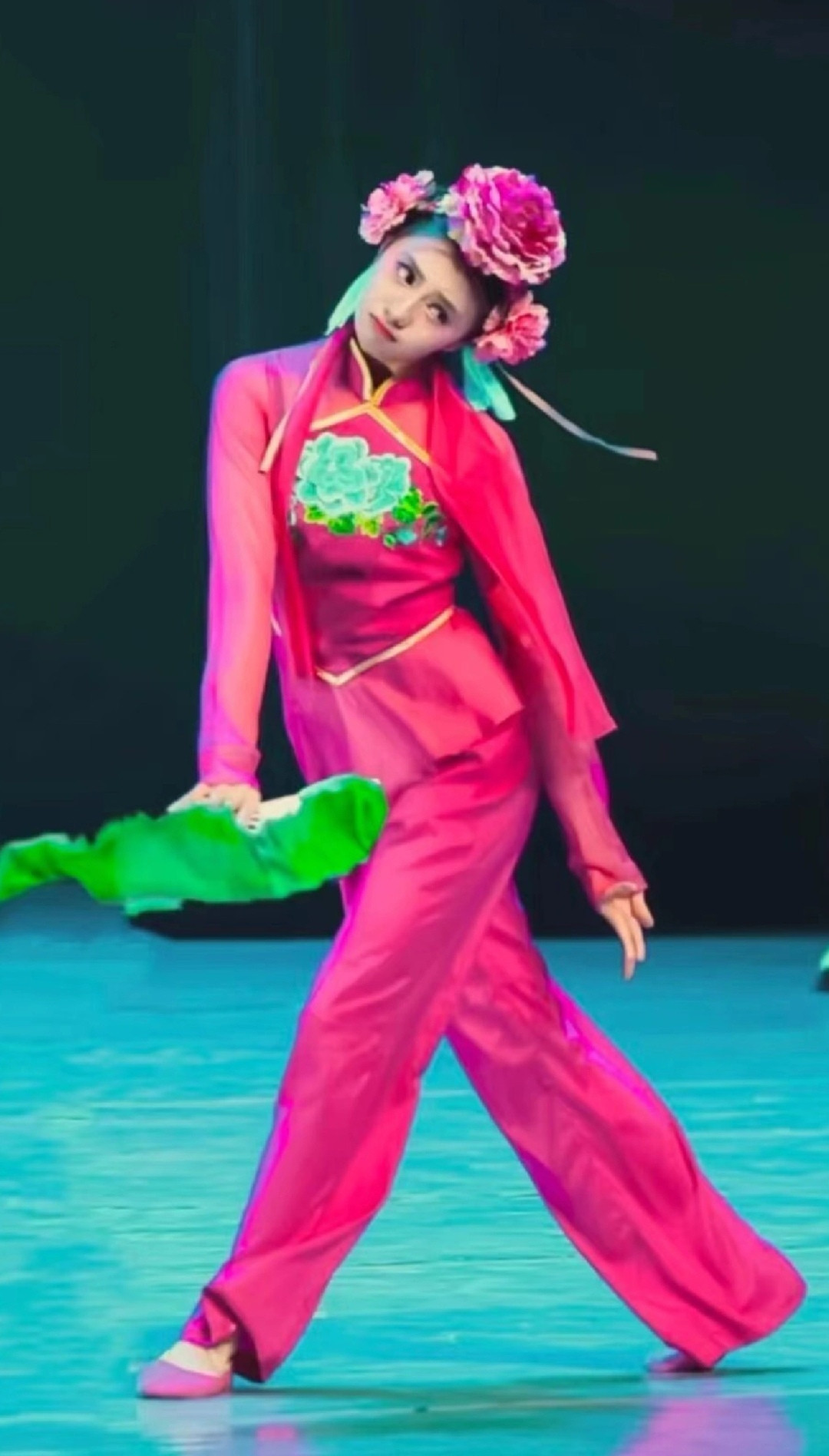 刘浩存从小就长这样早期好灵动哇！真的是从小美到大，等比例长大了！被存子萌晕了！！