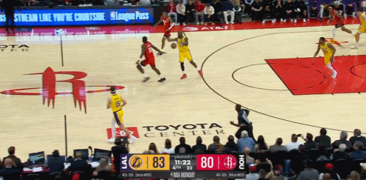 太吓人了，湖人100-92险胜火箭，这场比赛湖人领袖詹姆斯有一个很吓人的球，这个