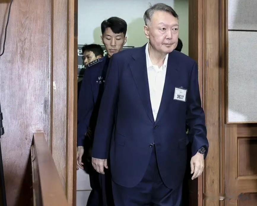 当地时间15日，韩国负责调查紧急戒严事件相关的内乱特别检查组公布了最终调查结果，