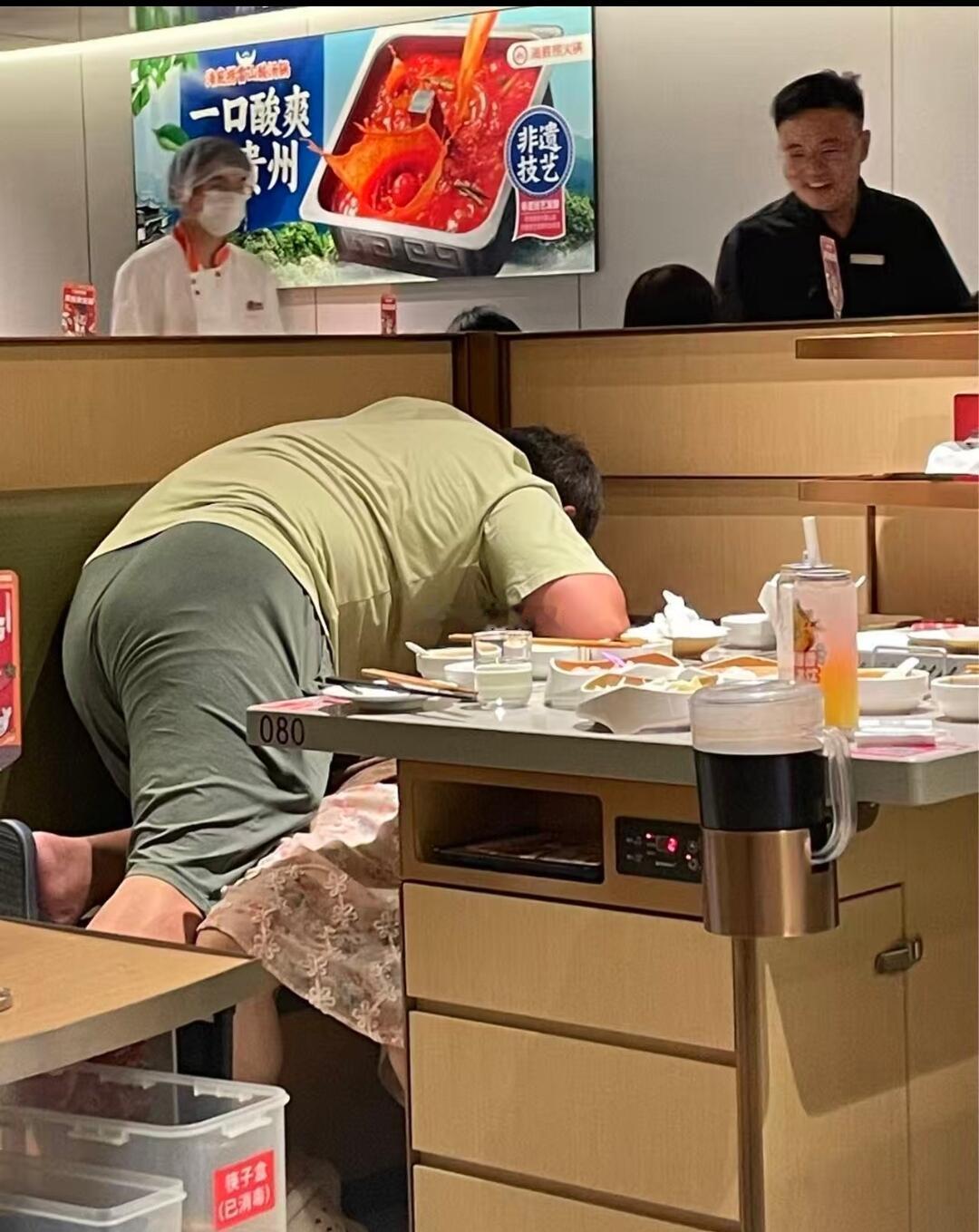 你们在外面吃饭，看到了会制止吗？