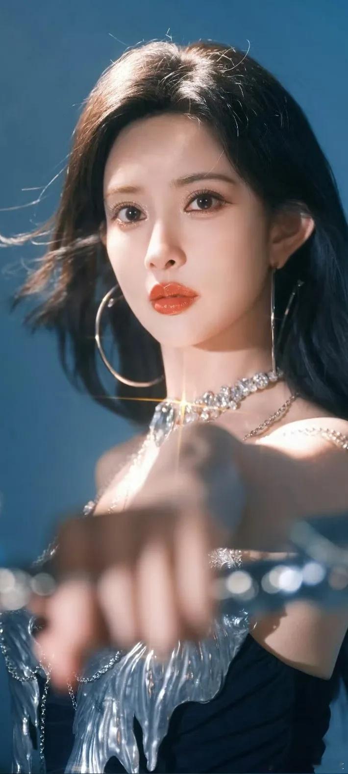 孟子义性感女战神