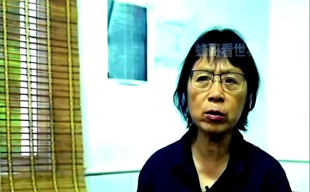 考上浙大，她却哭着说扛不住了。拼命考上的名校，差点把她毁掉。电话那头，是浙大
