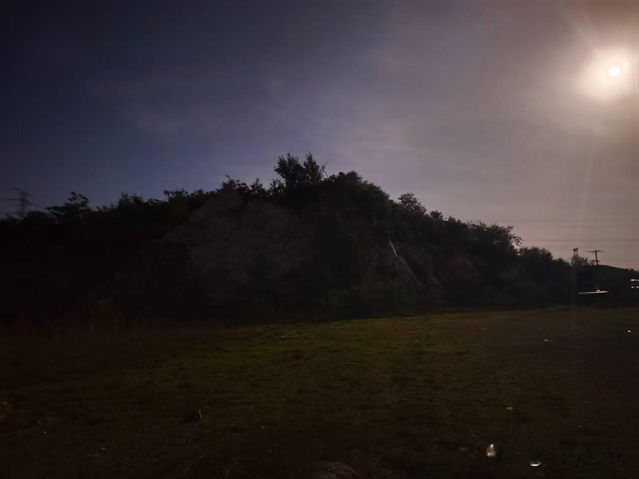 《夏夜中人城》文/望雪斋中山国唐县诗词赏夜诗夏夜新韵平芜月下粟山