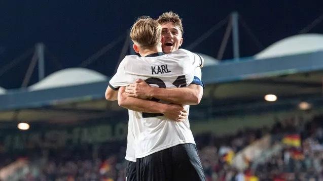 即便是卡尔在德国U21首秀就收获两粒进球，也没有办法拿到本场比赛最佳。因为给他助