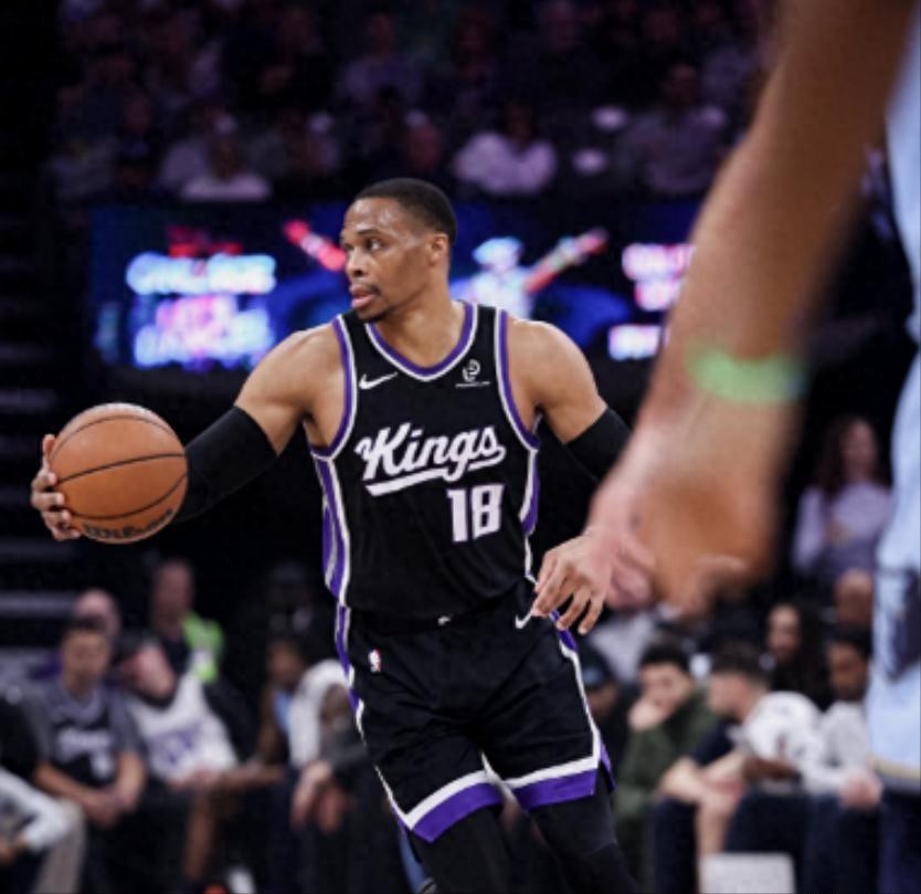 就在今天！奥拉朱旺花了18年创造的NBA得分纪录，被威少轻松打破2月