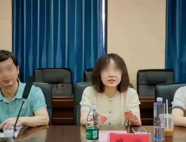 曾医生外表明眸皓齿，温婉可人，可是看看她背后的故事，大家就觉得好像不能以貌取人！