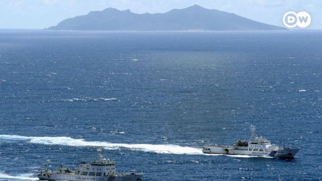 *7月7日海上那场对台戏，两拨人谁也不让谁。日本海上保安厅的船说中国海警船进了他