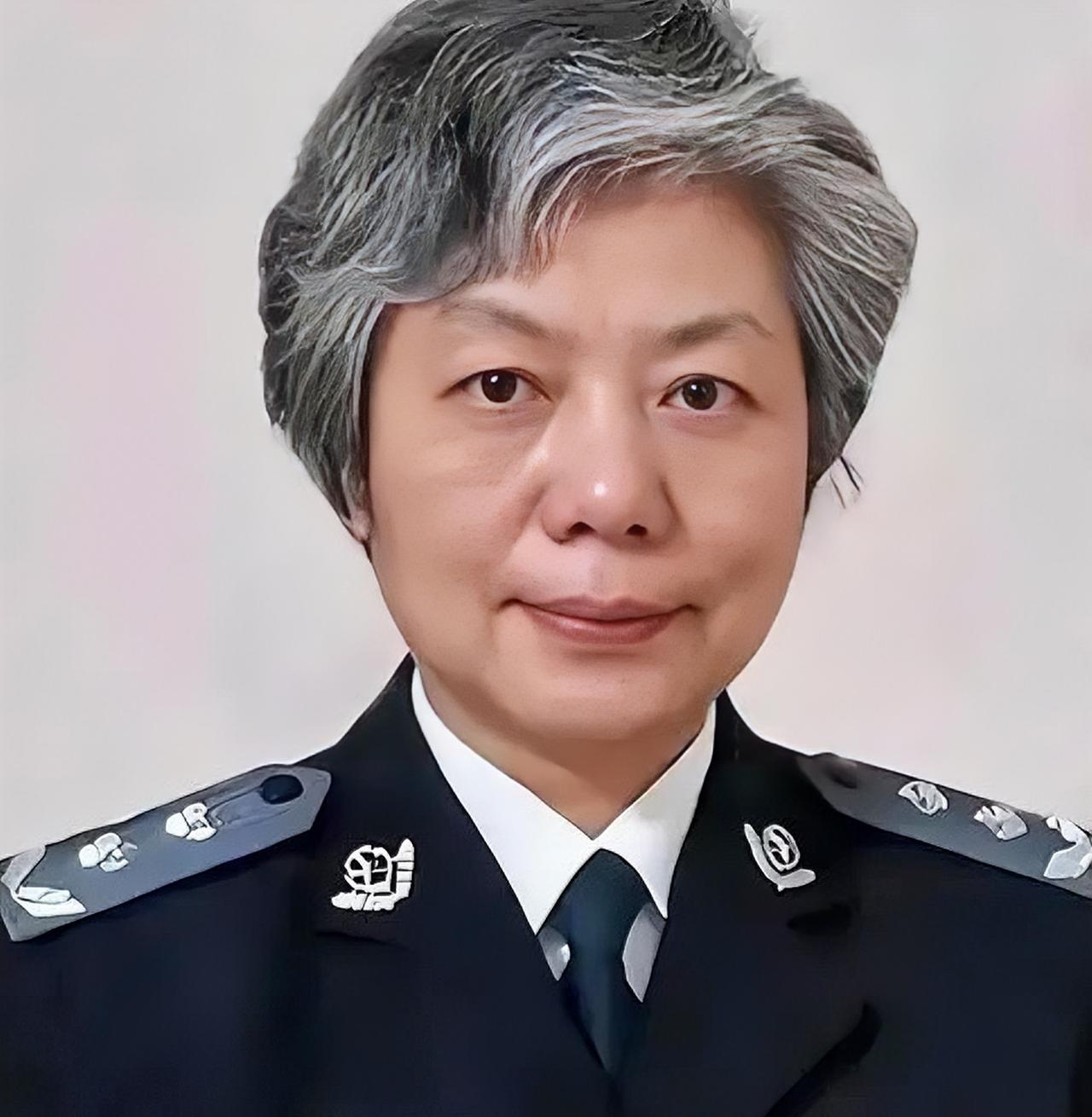 “不能判刑，那就高额罚款！”中国人民公安大学李玫瑾教授建议，凡是扶了老人被要求天