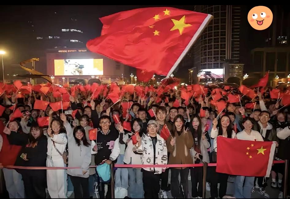 “四中全会”今天圆满闭幕公报里提到要推进祖国统一很多国人都希望尽快实现统