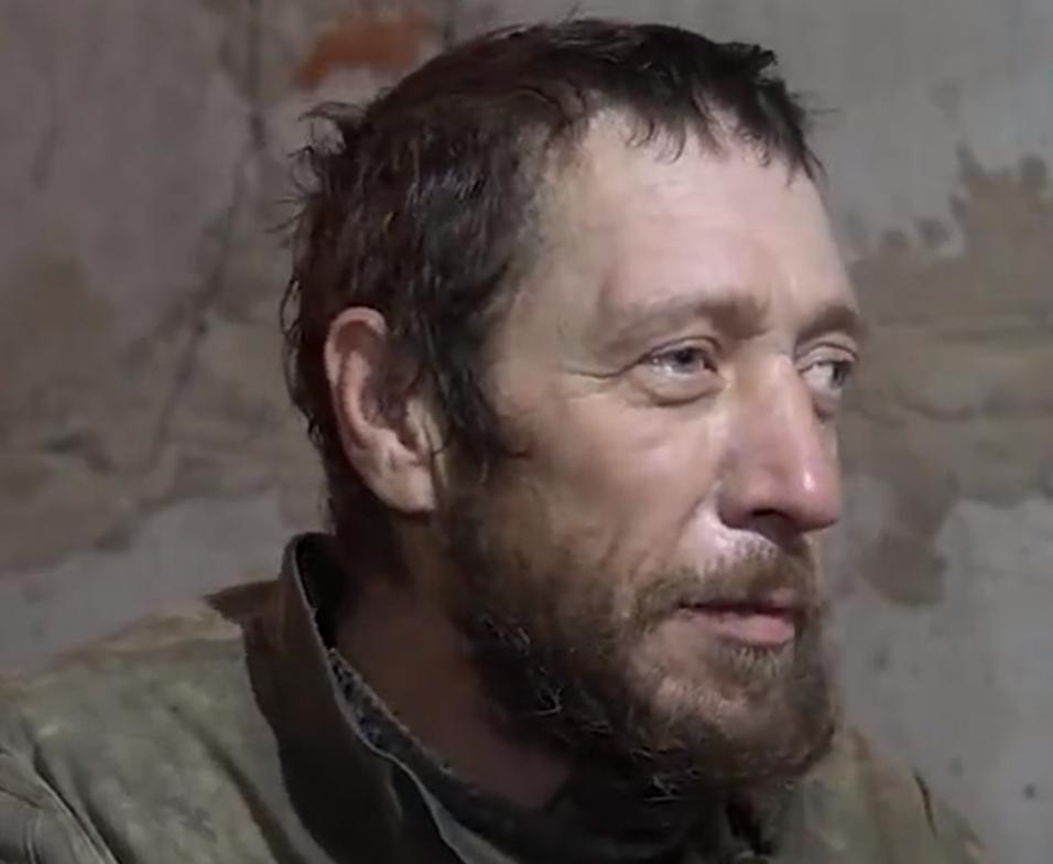 红军城包围圈第一批乌军投降了，2名乌军士兵已经投降！向俄军招供，在红军城包围圈里