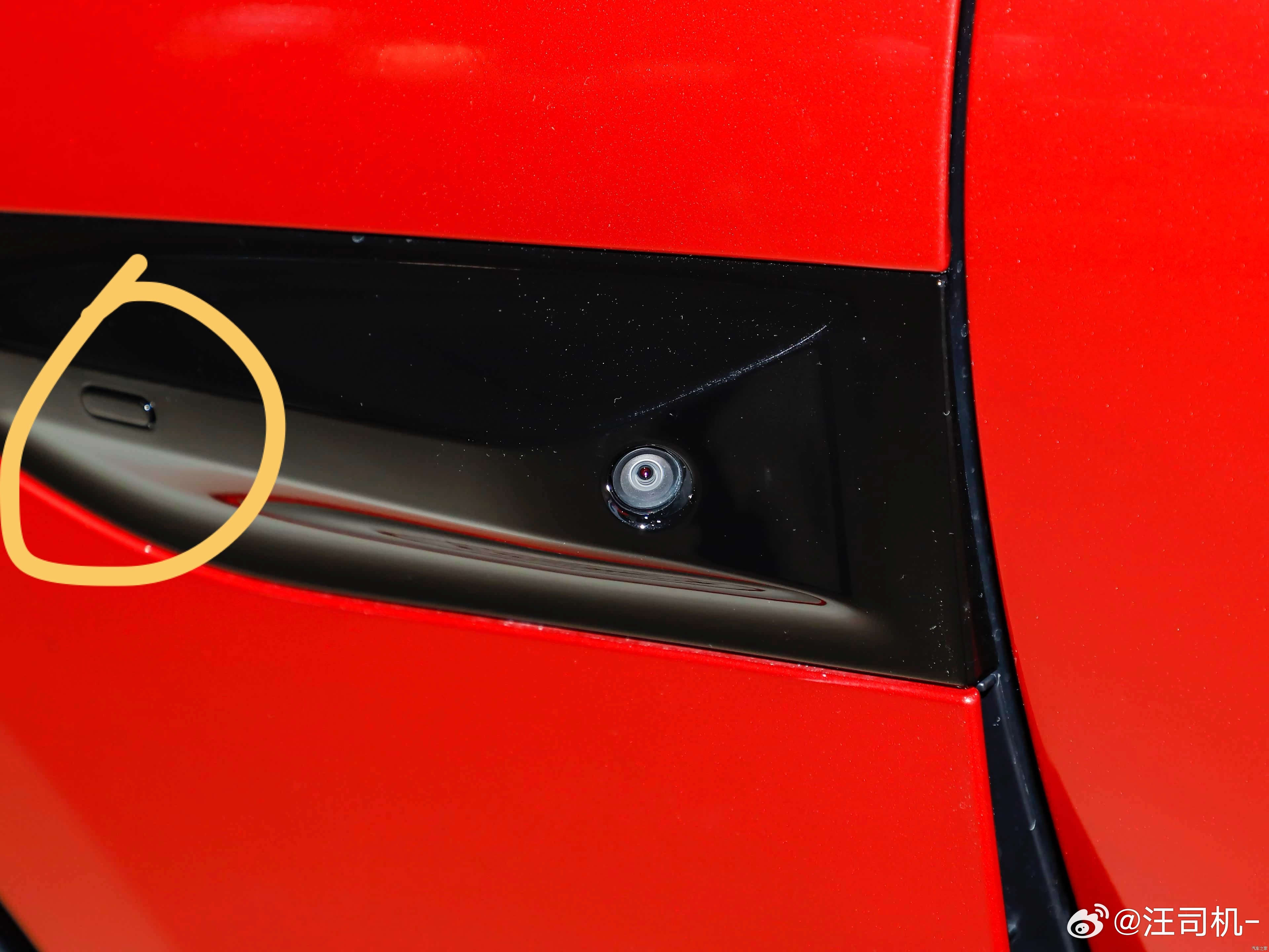 新款小米SU7前备箱增加了电动开合