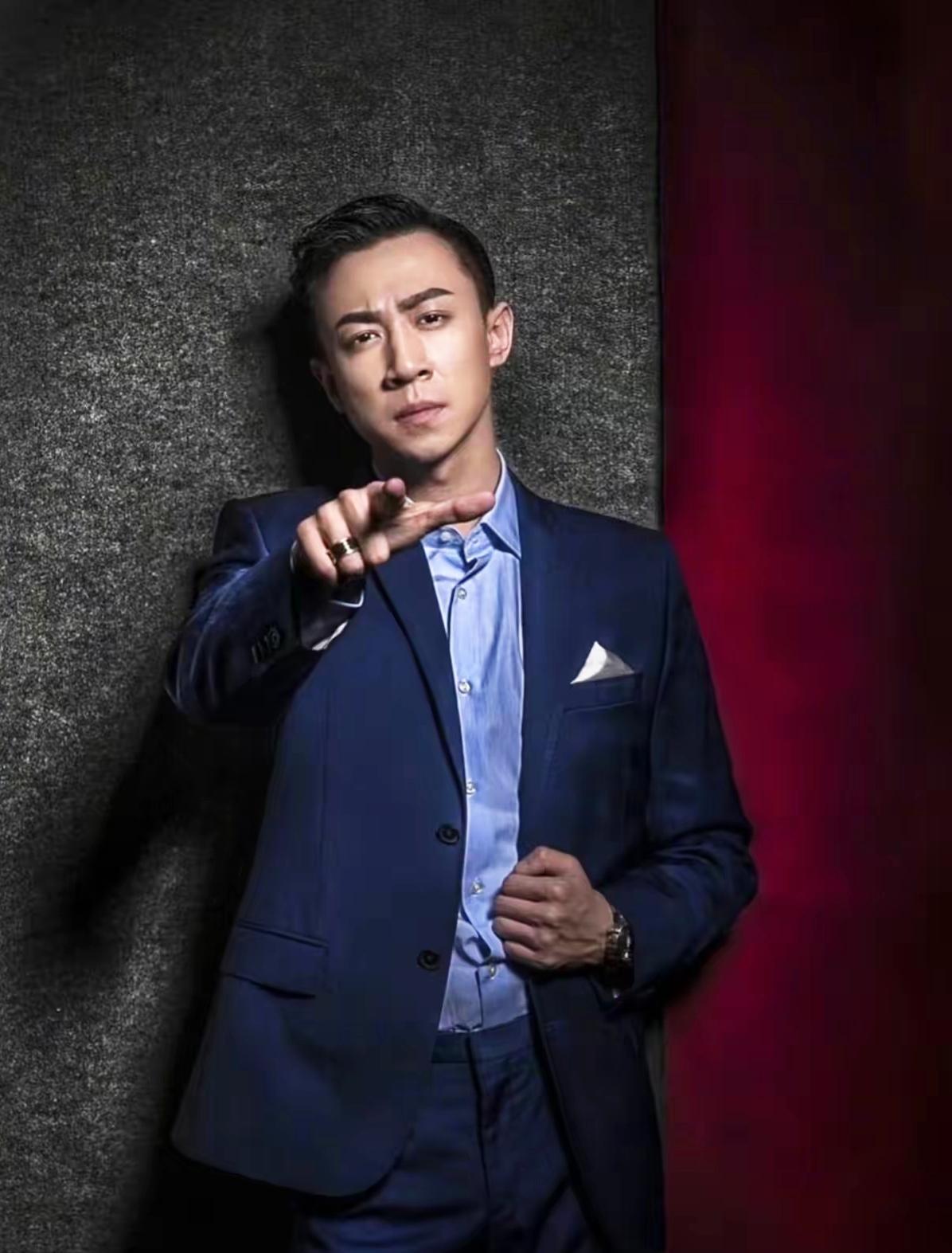 第一眼你看成了谁？有多少人说王学兵？其实这是张维伊，高云翔的继任者，董璇