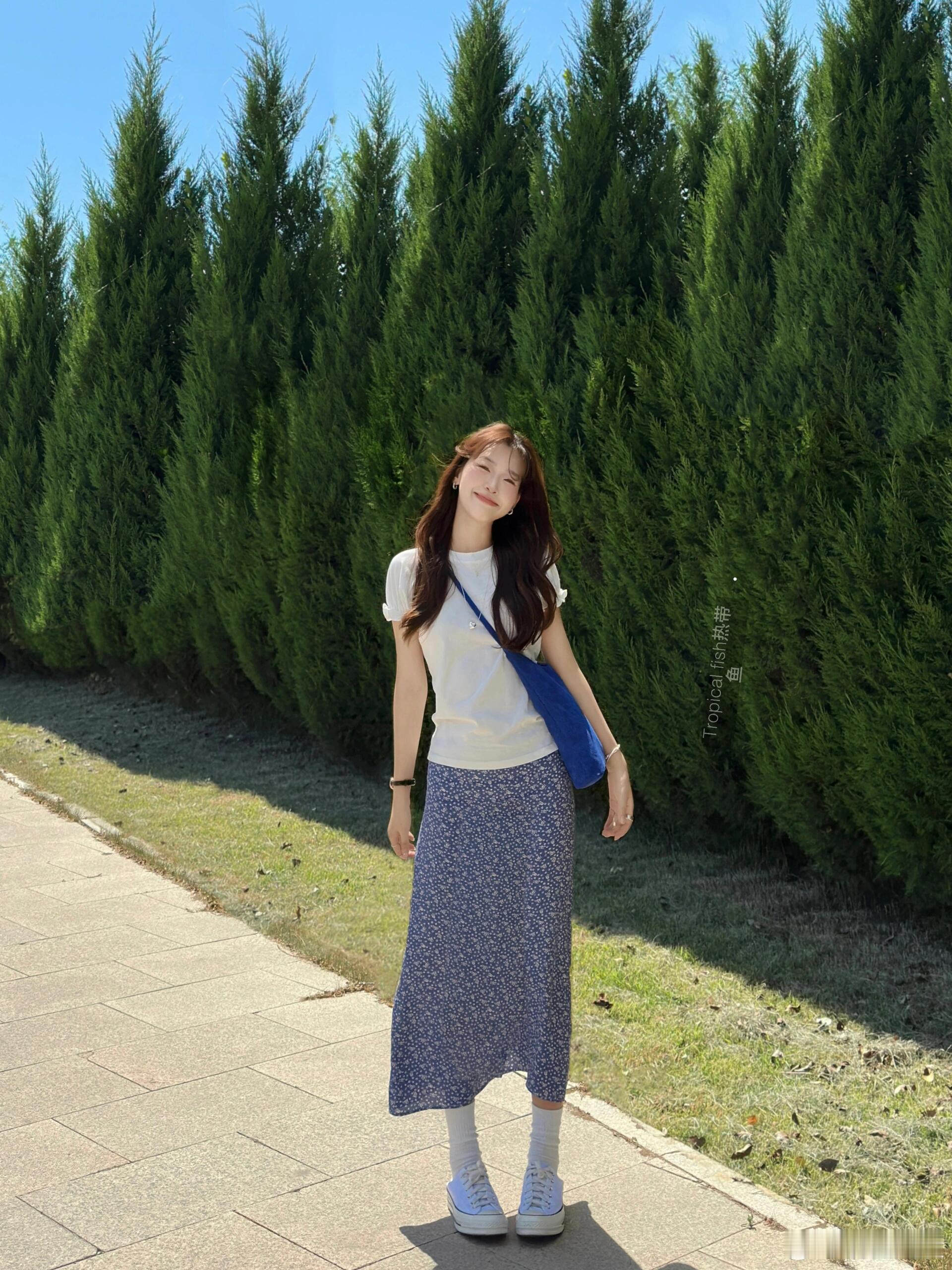 🌿被追问N次的森系穿搭，温柔到骨子里啦！🌞今天阳光超棒，在绿意盎然的户外拍了