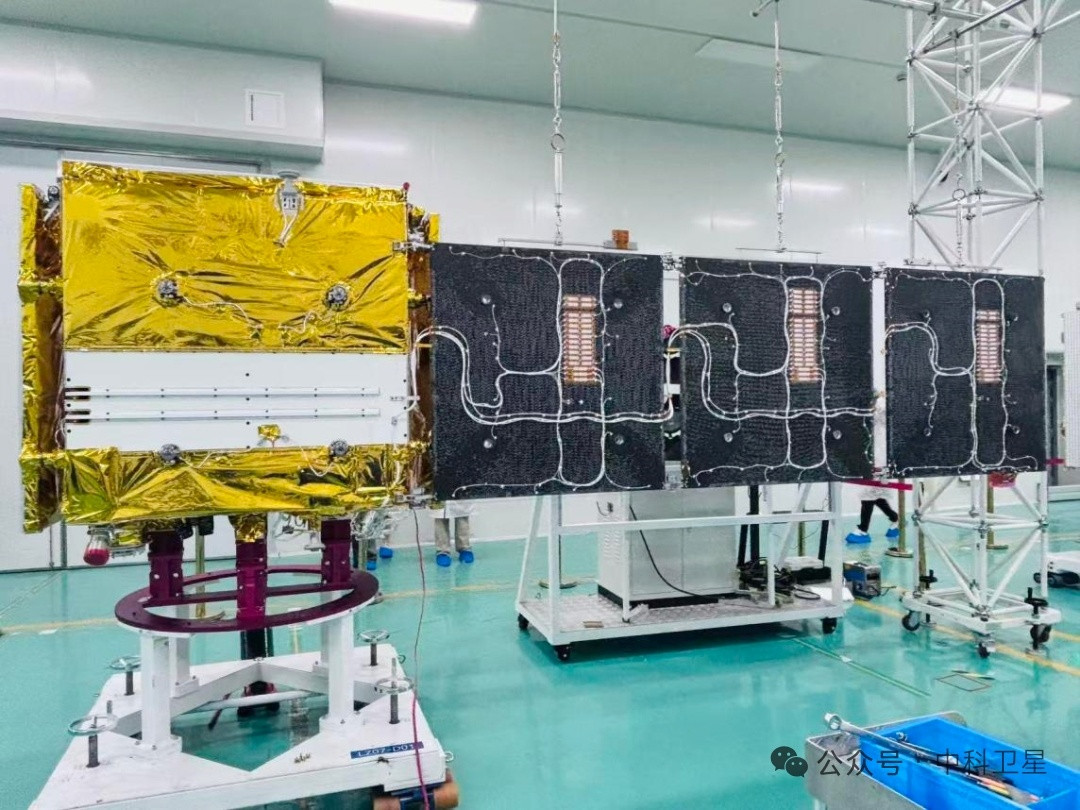 【中科卫星AIRSAT-14、15星顺利通过整星出厂评审】2026年7月30日，