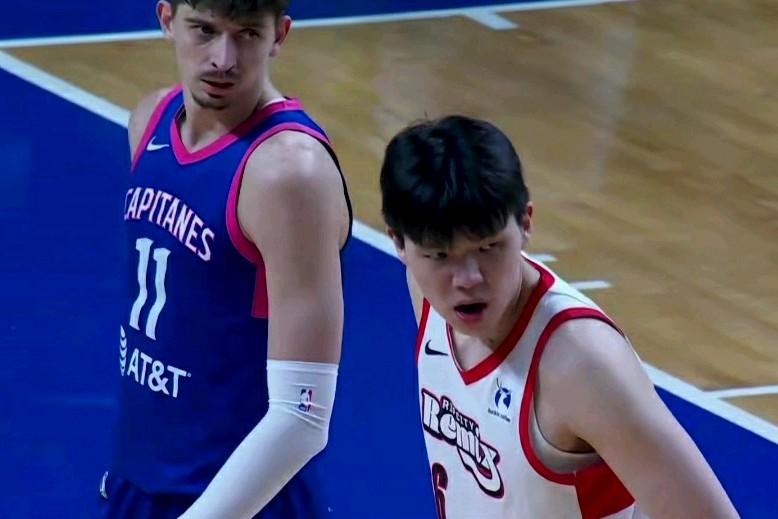 杨瀚森真的太让人感动了！背靠背严重高反坚持打完比赛，不得不让人佩服，堪称G联赛最