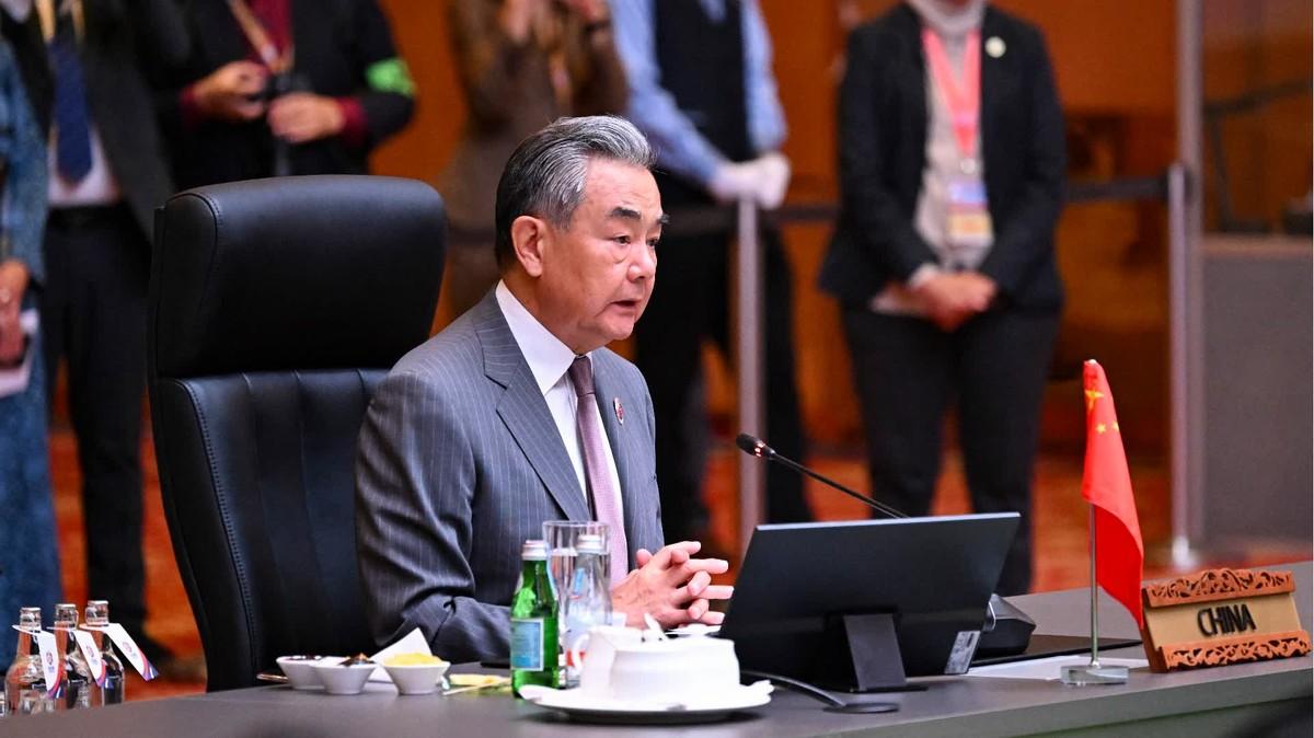 波兰同意恢复中欧班列，但却对中国提出了一个前提条件。 波兰外长与中国外长会晤