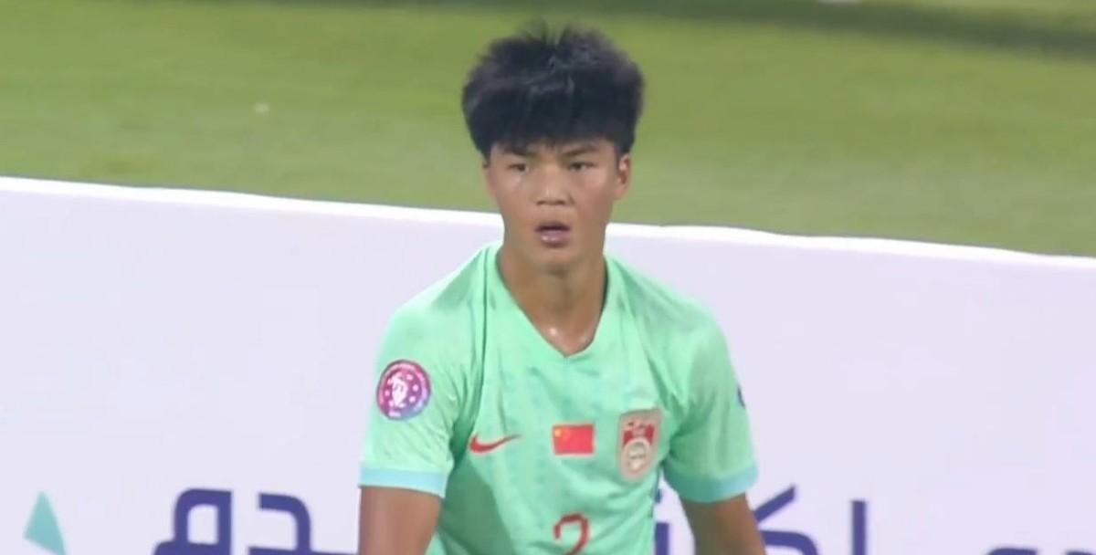 U16国足在海湾杯小组赛首轮2比0拿下卡塔尔U17。比分干净，过程也不拖泥带水。