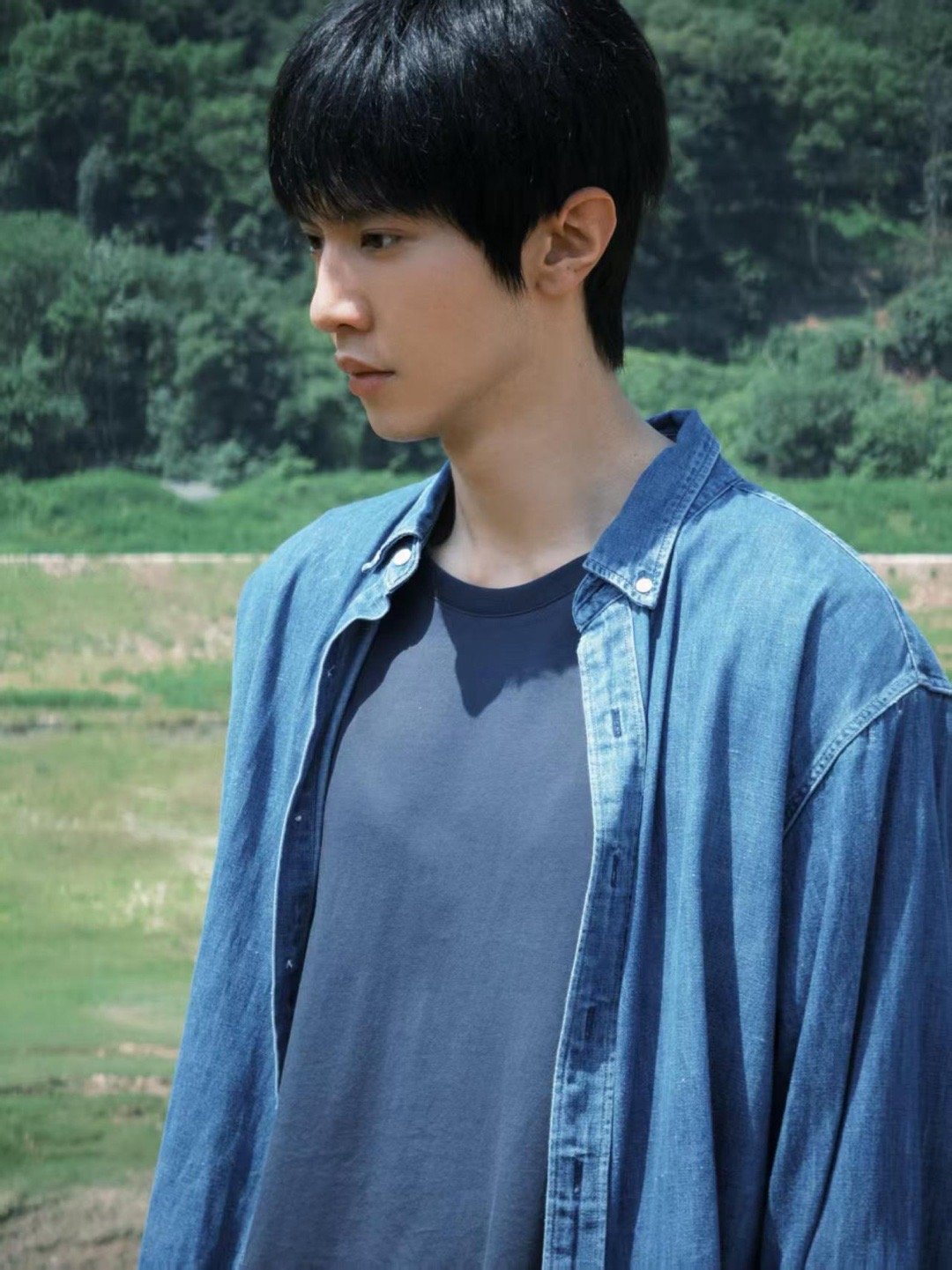 陈哲远额骨与眉骨衔接妙啊谁来懂一下陈哲远的眉骨和额骨，既撑得起五官精致度，又透