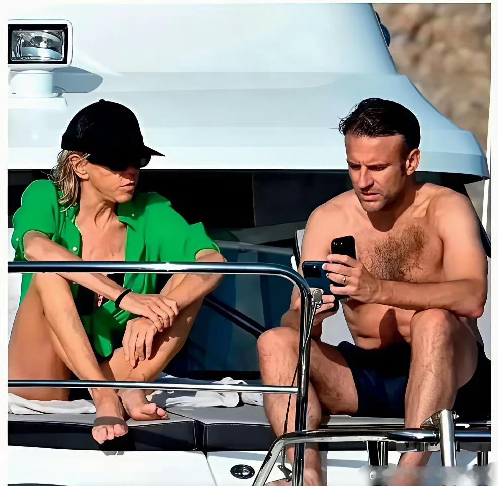 英俊的马克龙和他的71岁爱妻的幸福生活，真的是灵魂伴侣，让人羡慕！