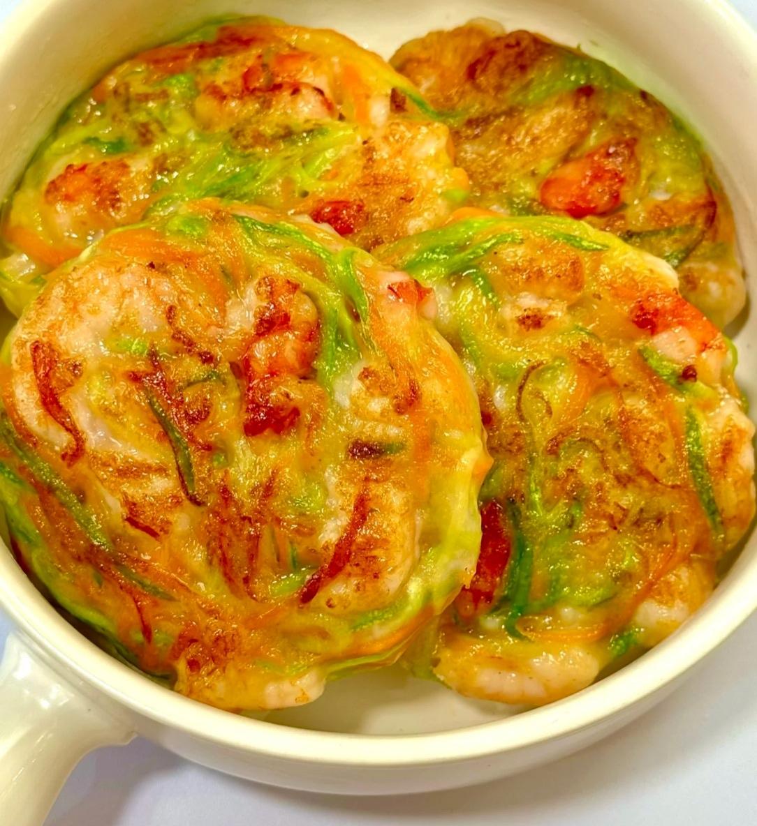 3分钟搞定！孩子挑食不爱吃菜？试试这个蔬菜虾滑饼，一口下去全是鲜！家人们！终