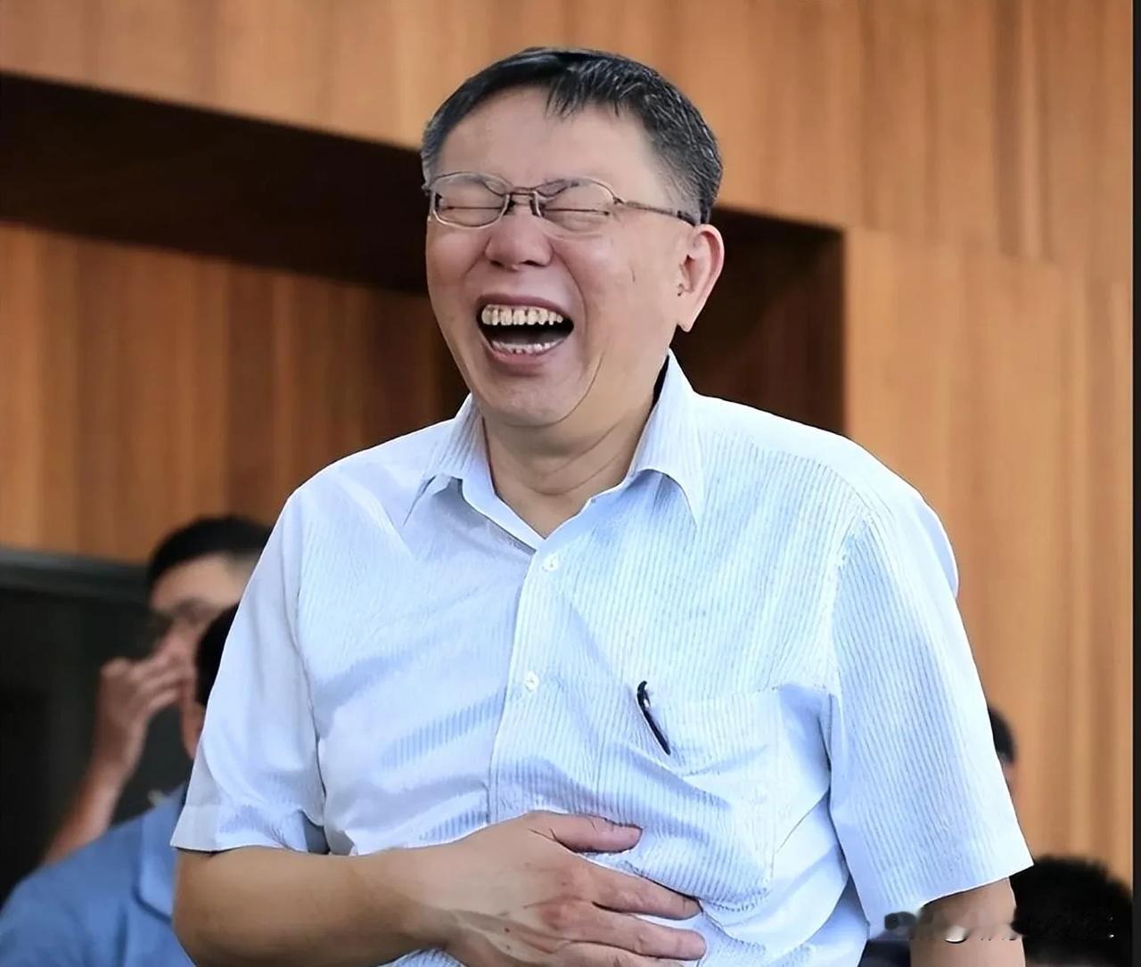 赖清德怕了!柯文哲终于交保回家涉京华城弊案的台湾民众党前主席柯文哲关押满一年
