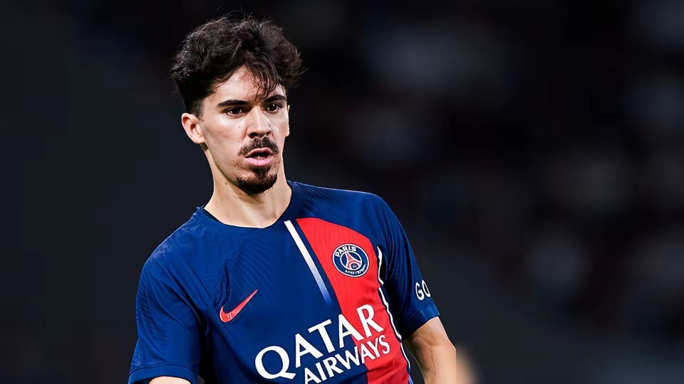 维蒂尼亚一句话，就揭开了巴黎“MSN”时代最后的遮羞面纱。他说，跟梅西、内马尔、