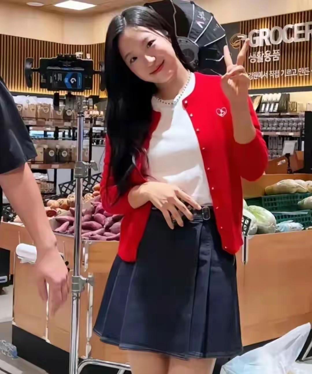 包括申裕斌，国乒资格赛选手刘炜栅连克韩国三名好手，晋级16强。