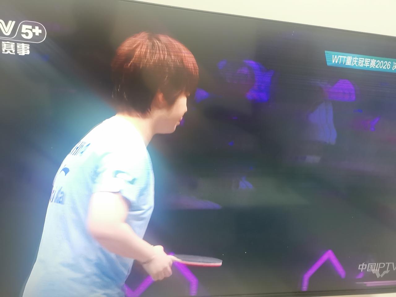 今晚重庆冠军赛真没有想到蒯曼成了最后抗日大将原因是王曼昱首轮惨败，如重感冒病