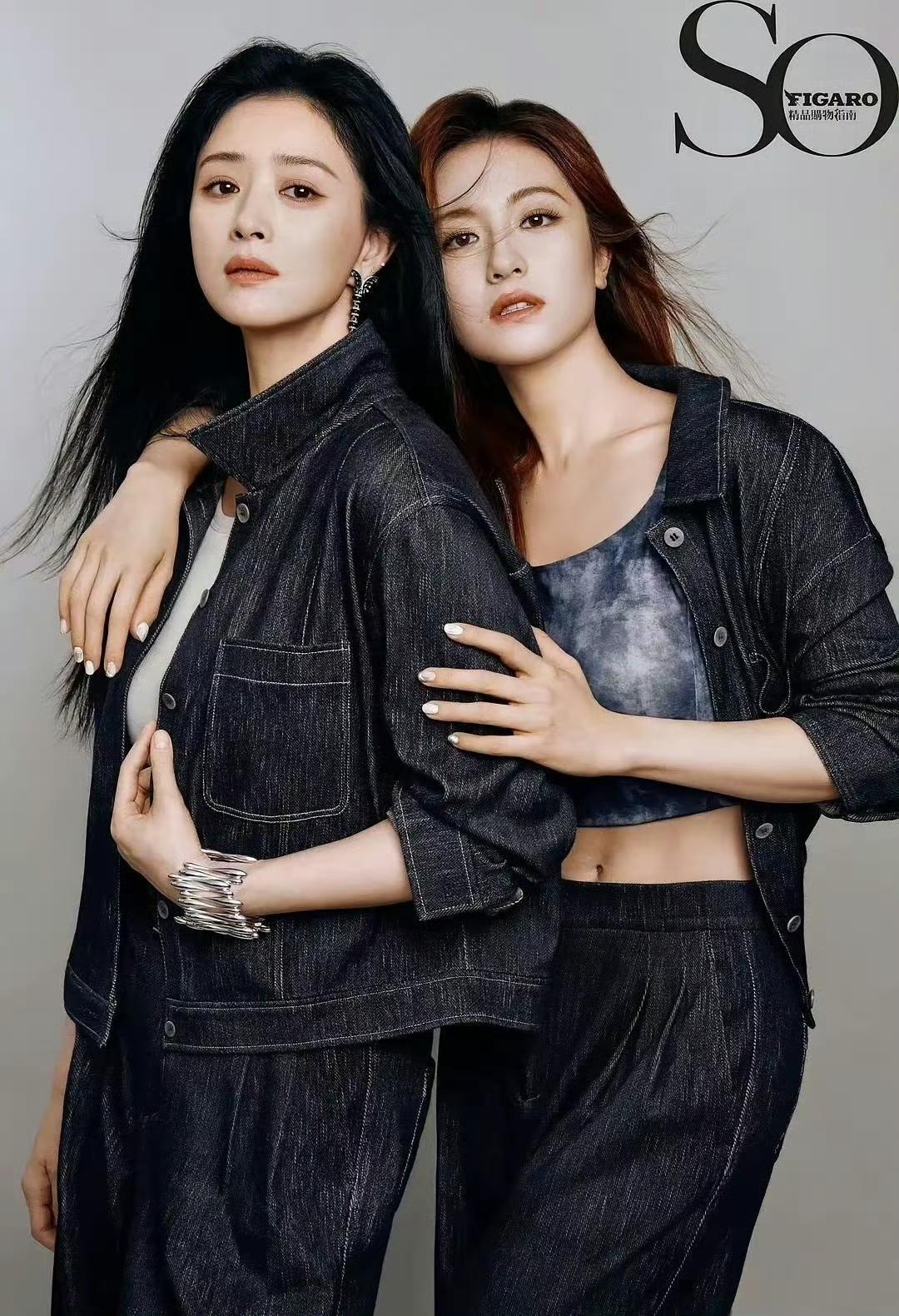 蒋欣和李兰迪这对回族姐妹花同框太绝了！骨相优越的两人一站在一起，大气明媚的气