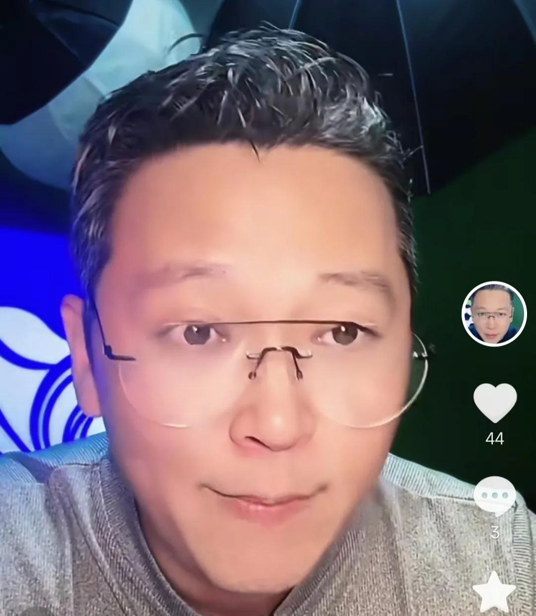 解说员周亮透露，其实本赛季中超的本土教练都是互相送温暖的。他在直播时表示，本赛