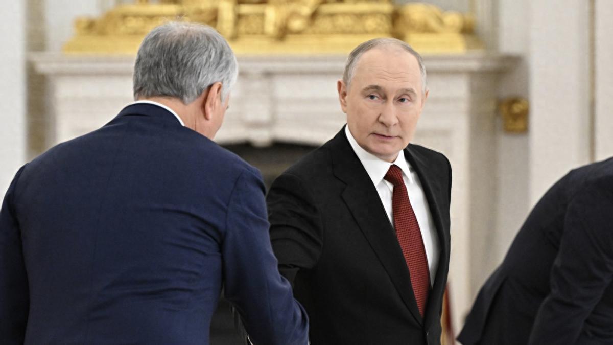 承诺两年未落地，俄商界喉舌公开叫板，普京基本盘开始动摇2025年底的克里姆林