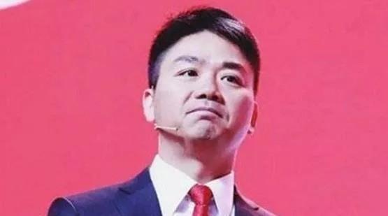 昨天一位做餐饮的老板都快急哭了，整整30多个京东外卖单没有一个小哥接单！这事听