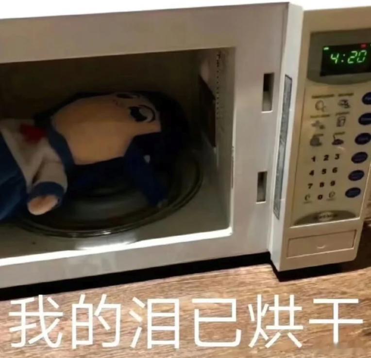 昨晚的比赛稀碎，全冷门，真不愧是欧罗巴杯，算是感受到了。从哈马比的冷门博弈，到本