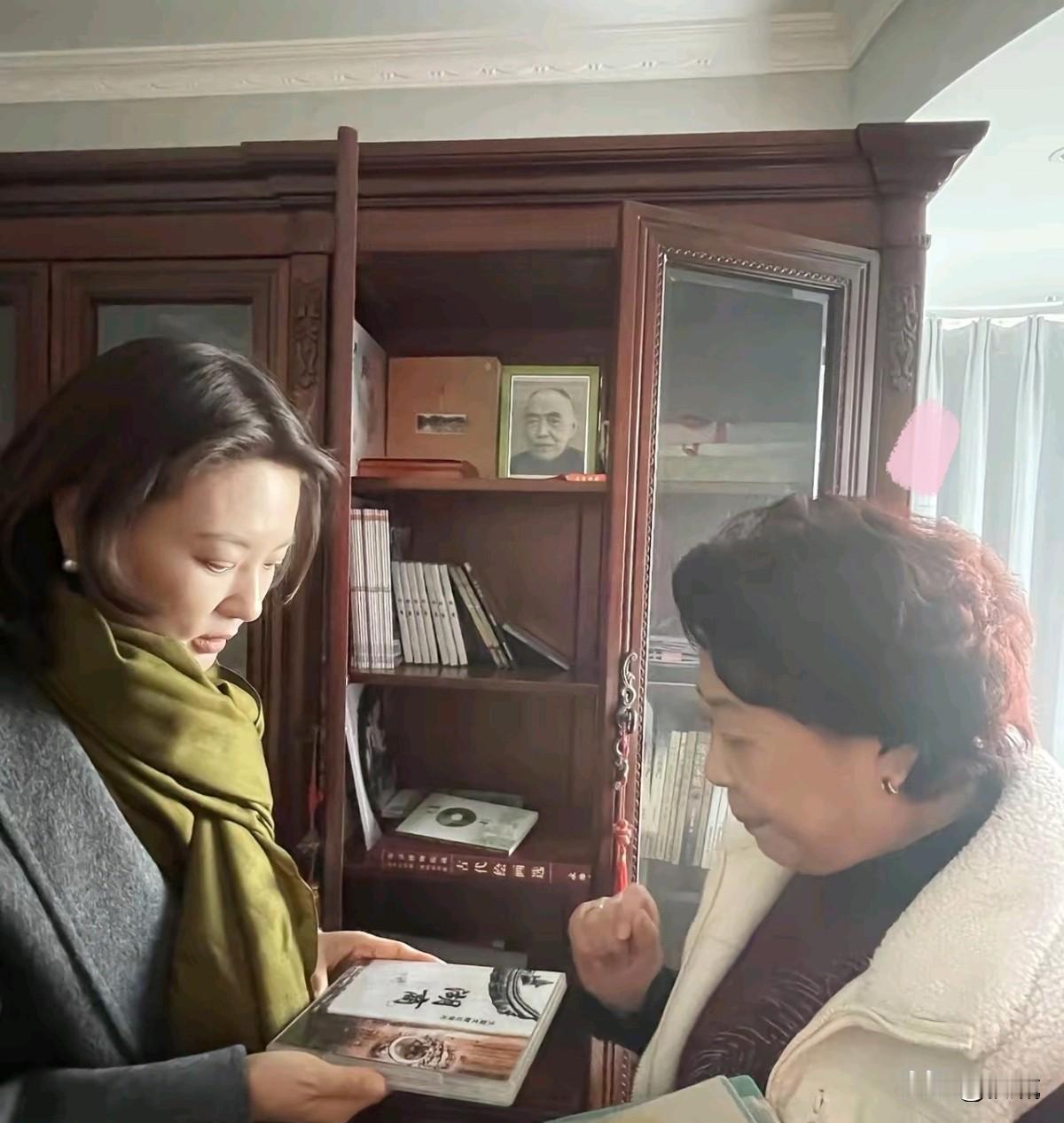 炸锅！庞叔令捐4740平祖宅引全网互撕，细节藏真相。庞叔令于众望所归之时，