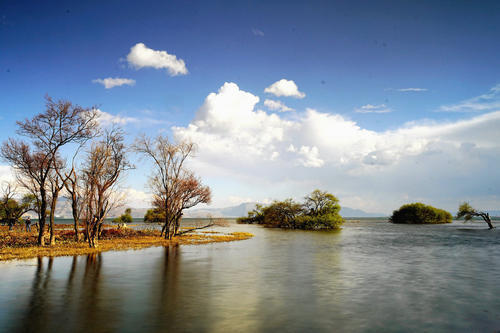 洱海的风景太美太迷人了。让人流连忘返！