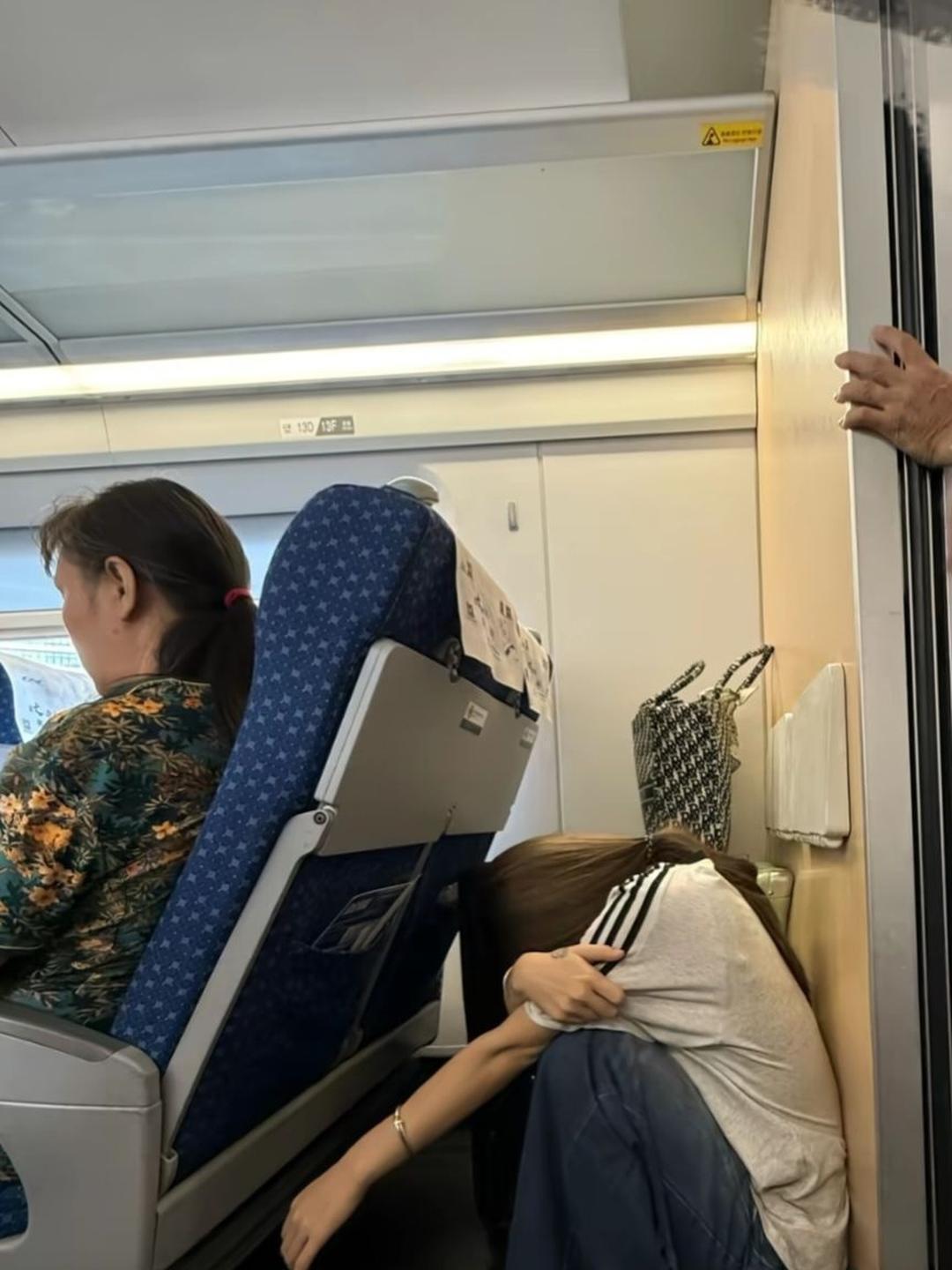 这个怎么没座位吗