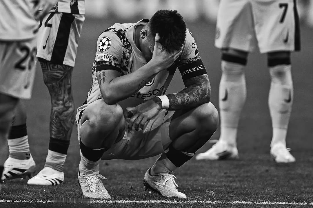 💔劳塔罗给国米球迷们的一封信：📲“亲爱的国米球迷们，你们好！我在几天后给你们
