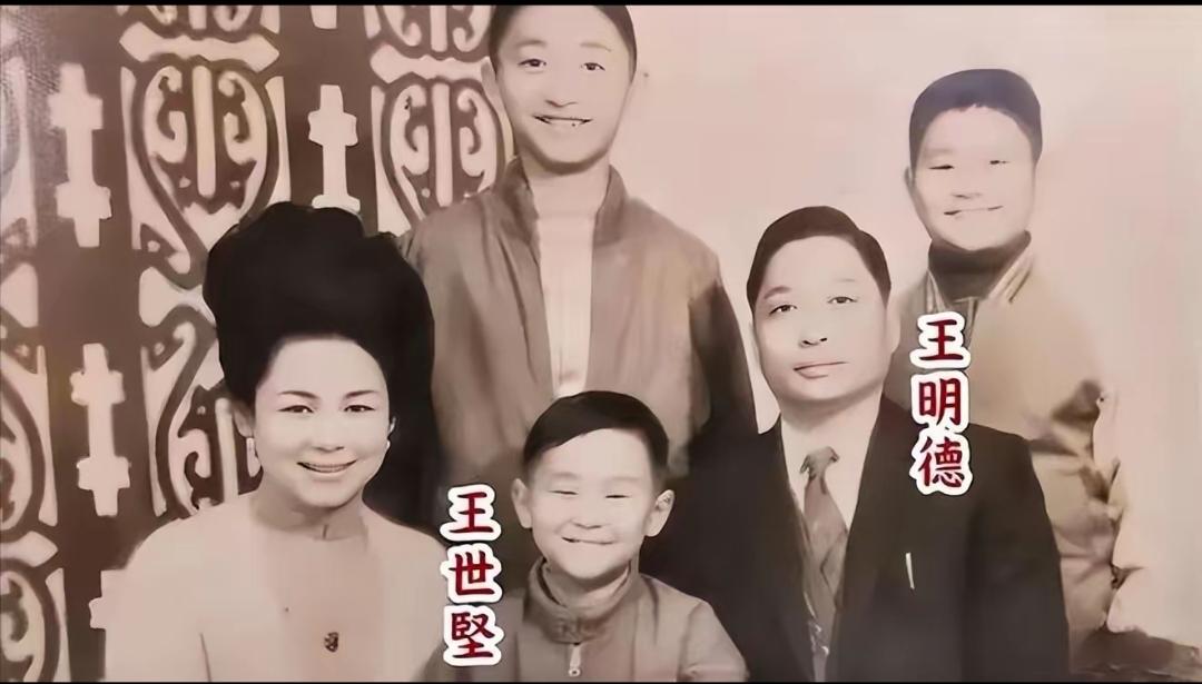 王世坚不敢看《沉默的荣耀》⭕️剧中的大叛徒王明德，因受不了国民党酷刑，出卖