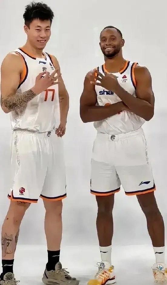 还打什么打？都走吧！随着上海90-97不敌广厦，我发现这三个人该走了，别打了——